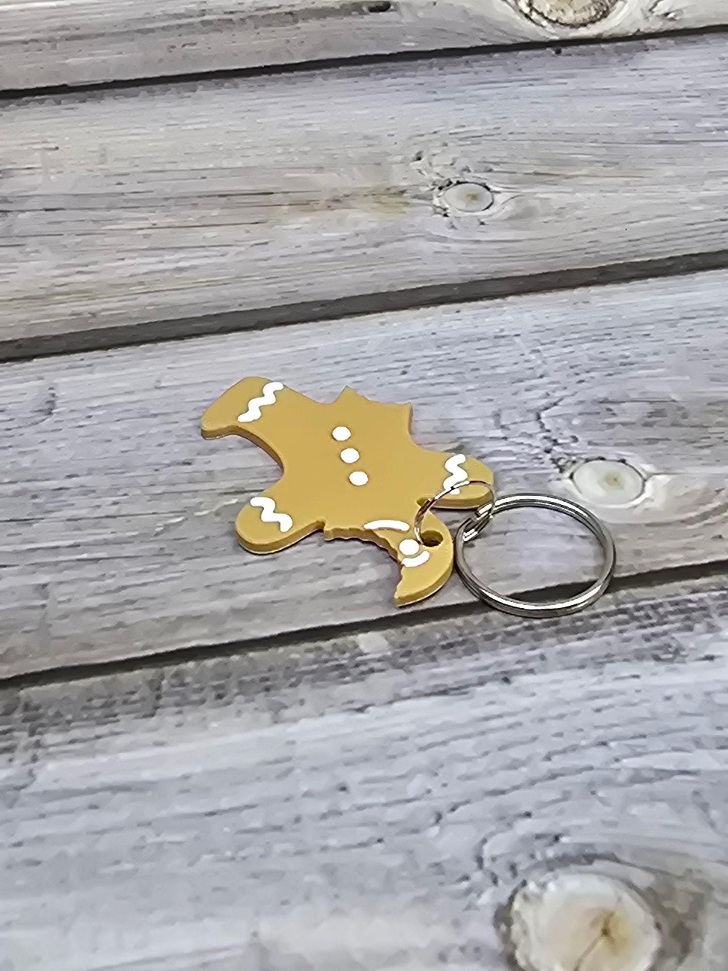 Gingerbread Man Keychain – Cute Holiday Accessory, Stocking Stuffer, Gift Idea