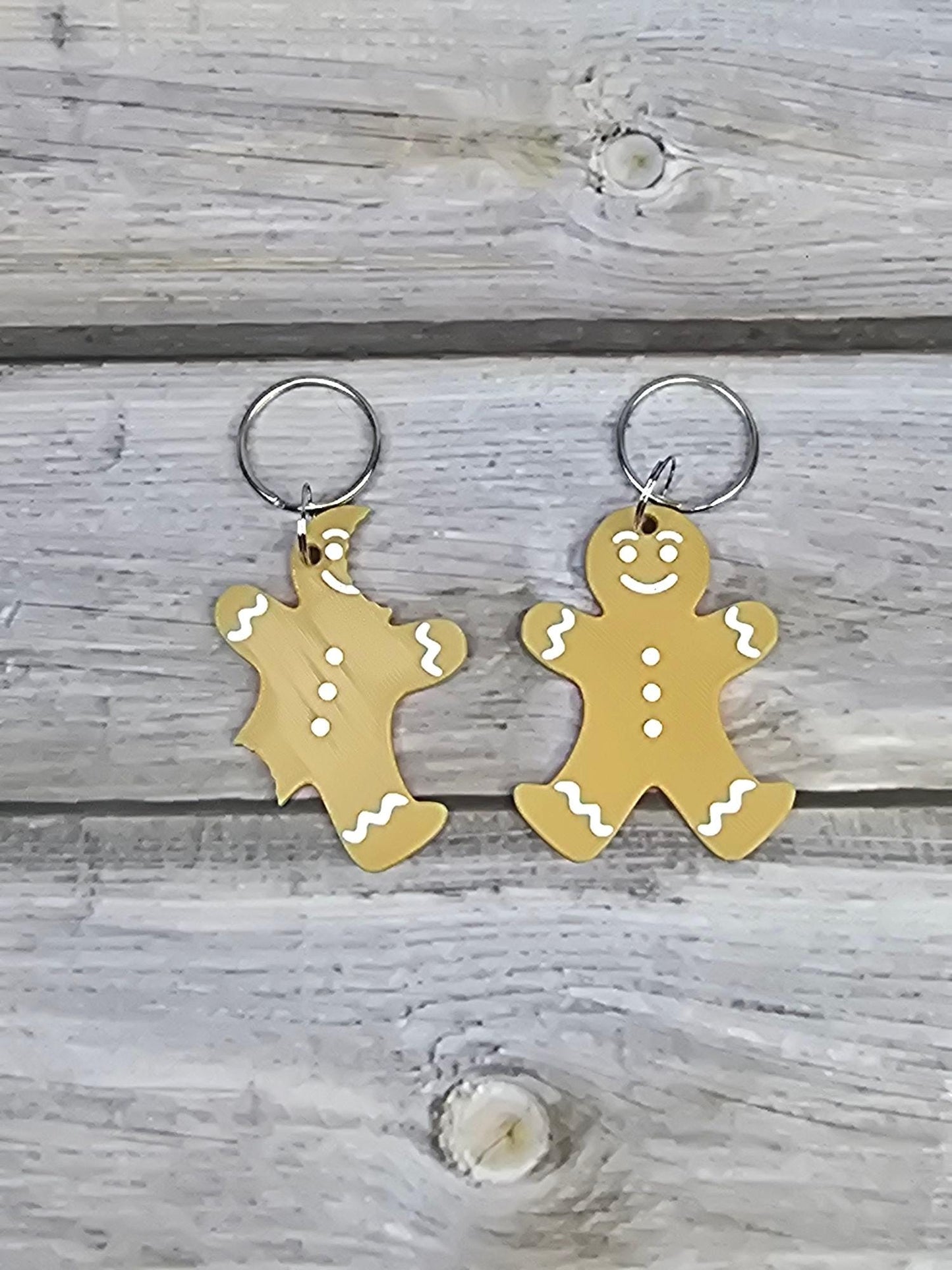 Gingerbread Man Keychain – Cute Holiday Accessory, Stocking Stuffer, Gift Idea