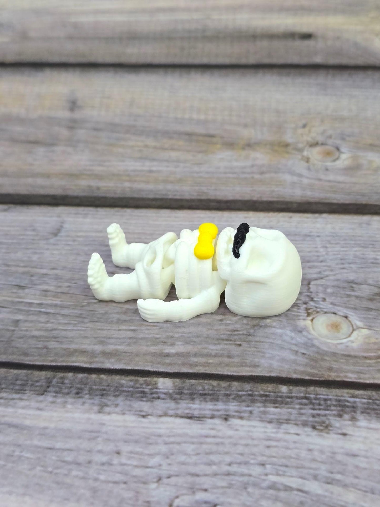 3D Printed Articulated Skeleton – Handcrafted, Poseable Skeleton Figurine, Unique Nursery Decor, Gift for Spooky Lovers