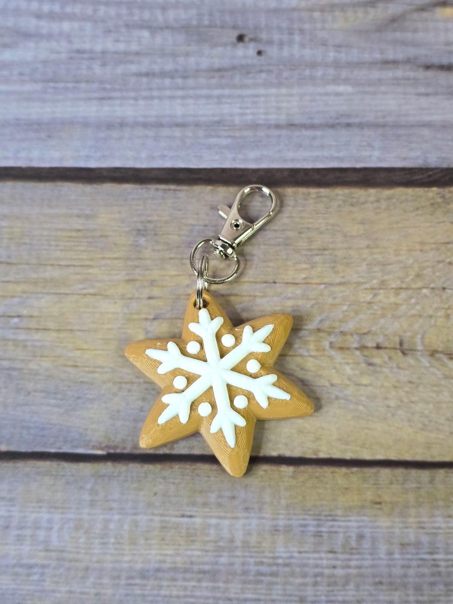 Handmade Gingerbread Snowflake Keychain – Festive Holiday Accessory, Christmas Charm Gift, Stocking Stuffer Idea