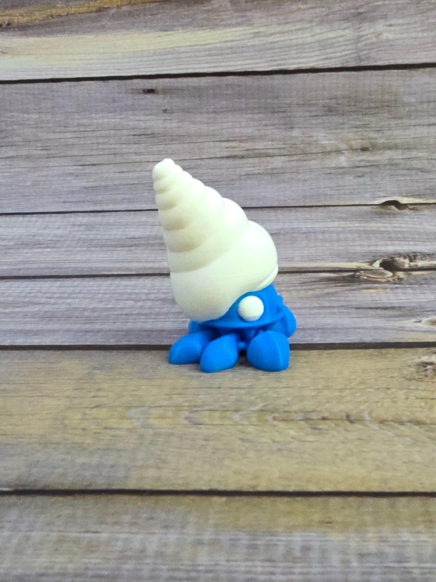 Cute 3D-Printed Hermit Crab Figurine – Articulated Desk Buddy or Ocean-Themed Gift