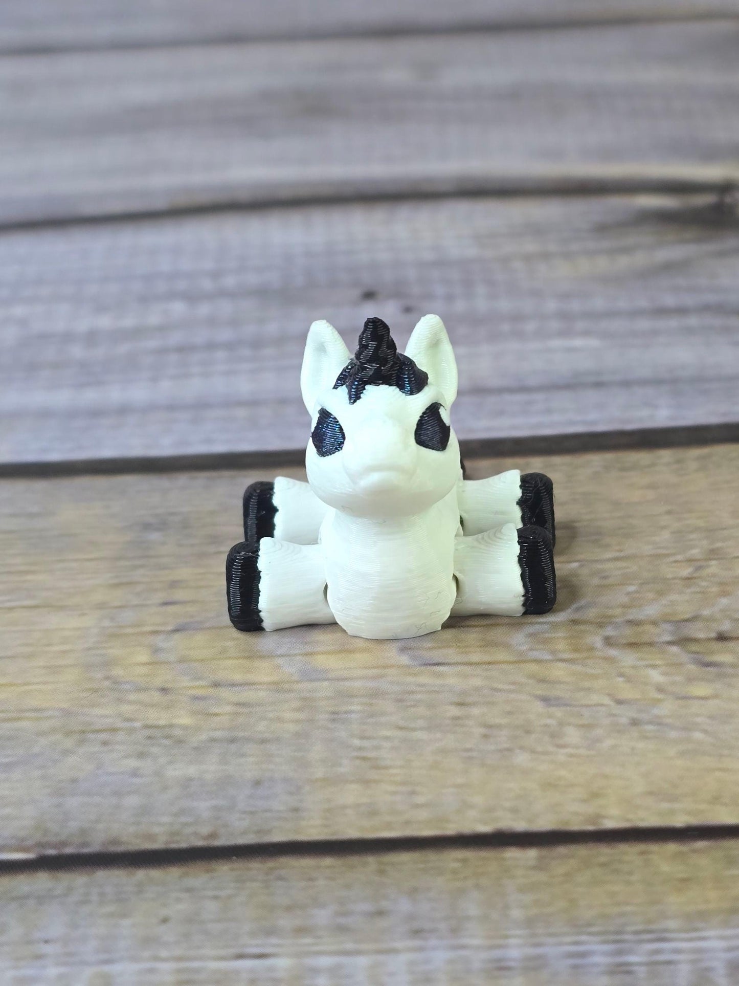 Mini Articulated Unicorn Toy ā 3D Printed Fantasy Horse, Poseable Cute Gift