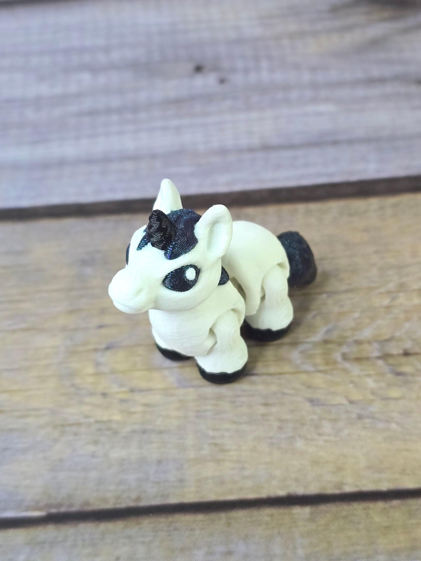 Mini Articulated Unicorn Toy ā 3D Printed Fantasy Horse, Poseable Cute Gift