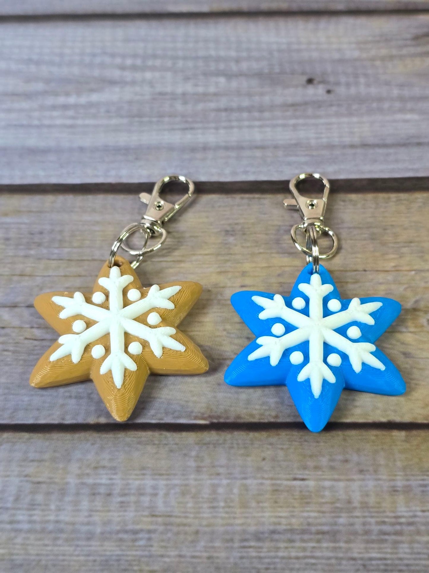 Handmade Gingerbread Snowflake Keychain – Festive Holiday Accessory, Christmas Charm Gift, Stocking Stuffer Idea