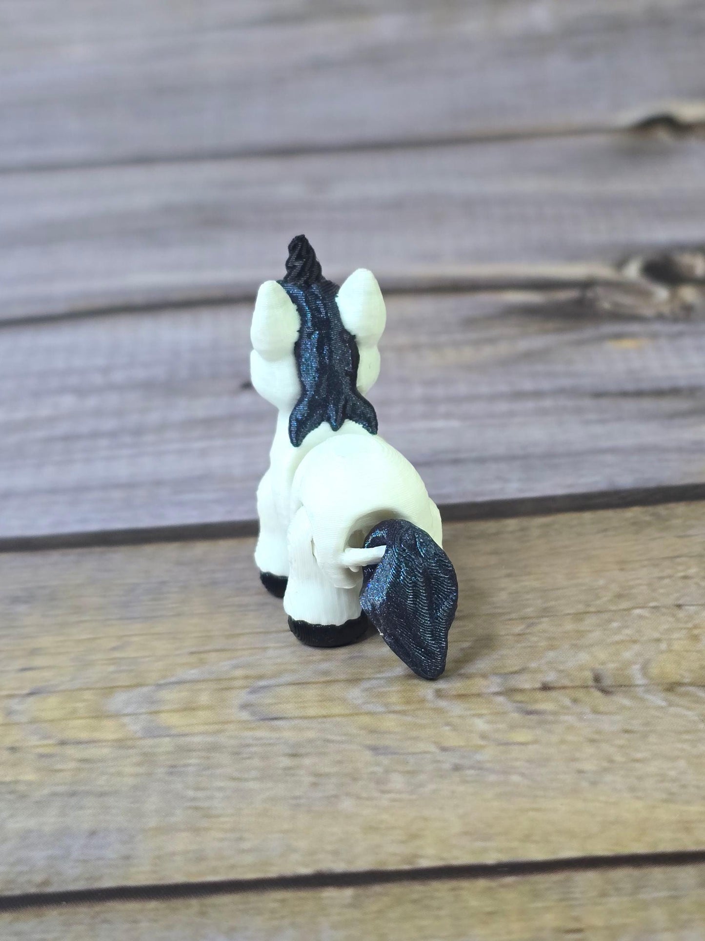 Mini Articulated Unicorn Toy ā 3D Printed Fantasy Horse, Poseable Cute Gift