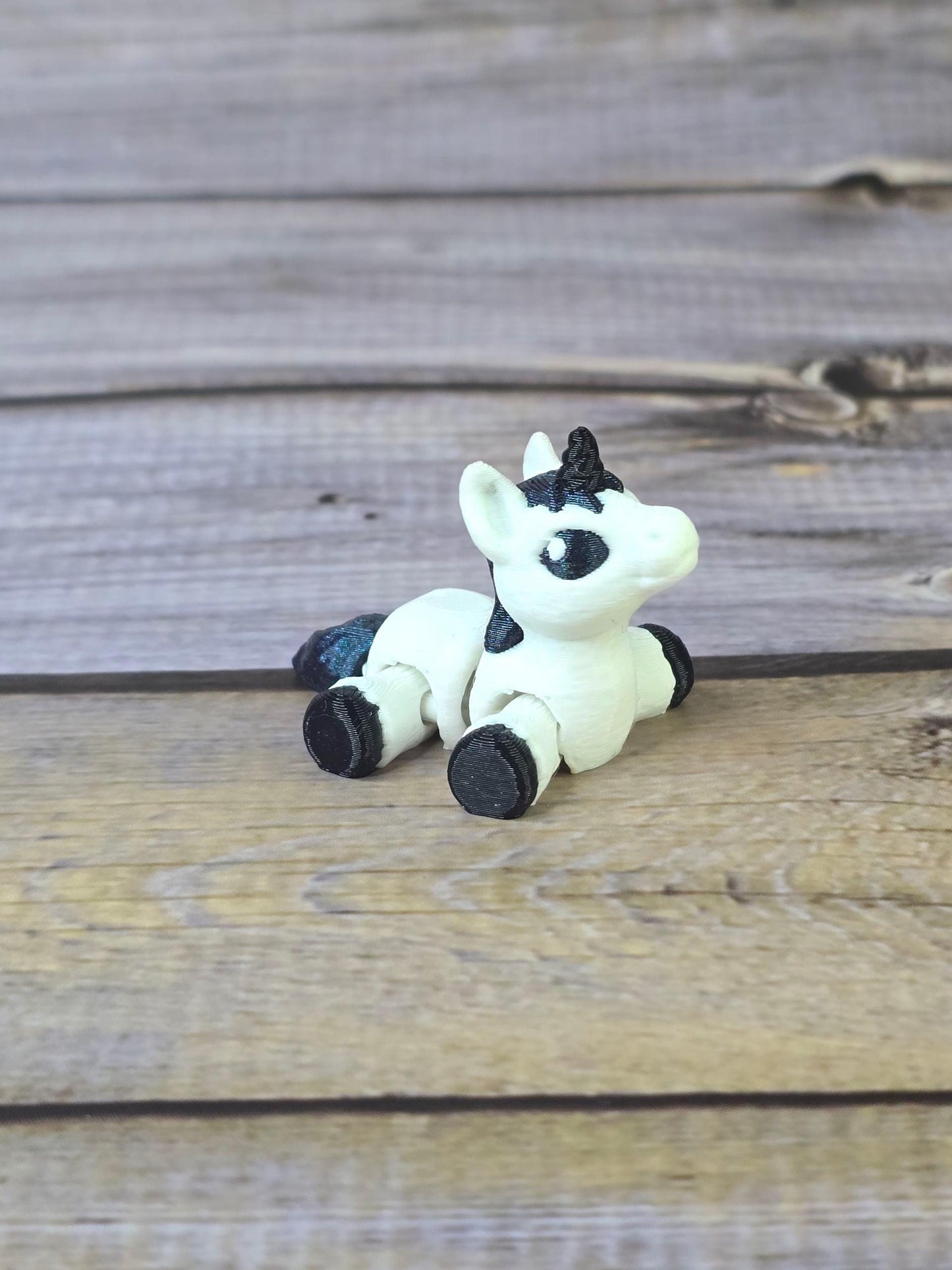 Mini Articulated Unicorn Toy ā 3D Printed Fantasy Horse, Poseable Cute Gift