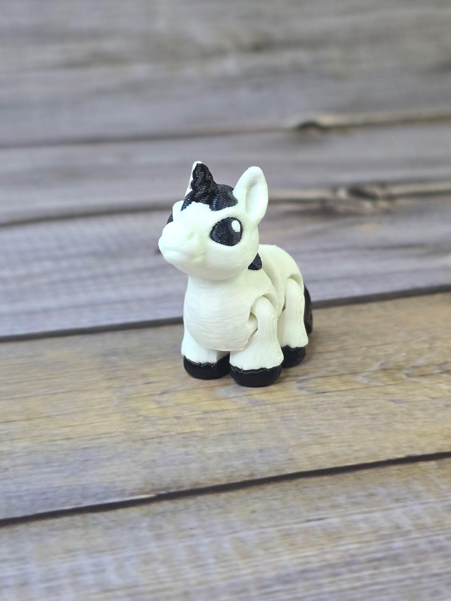 Mini Articulated Unicorn Toy ā 3D Printed Fantasy Horse, Poseable Cute Gift