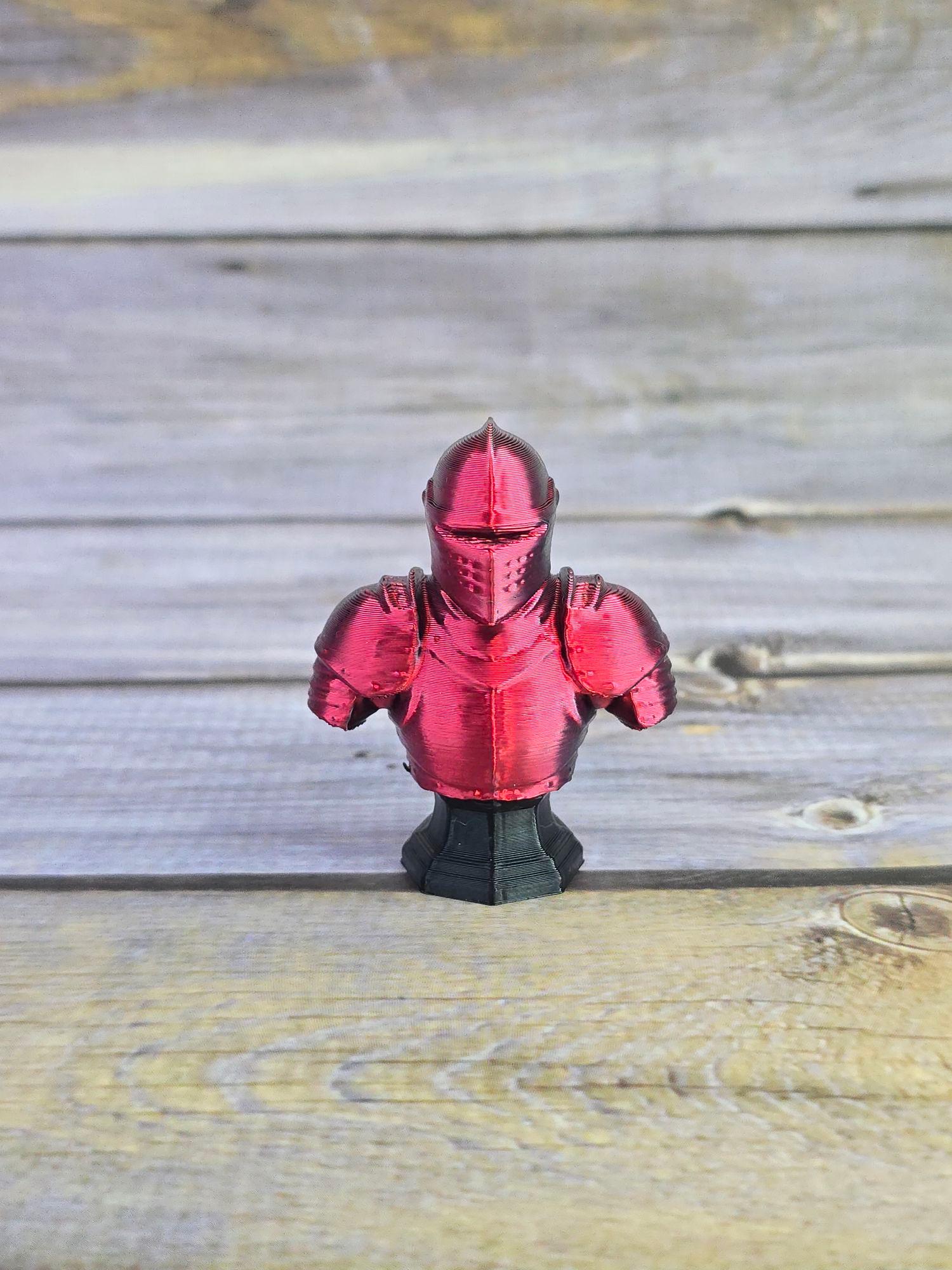 3D Printed Knight Bust – Medieval Armor Miniature – Fantasy Desk Decor – DnD Display Figure – Red and Black Collectible Statue