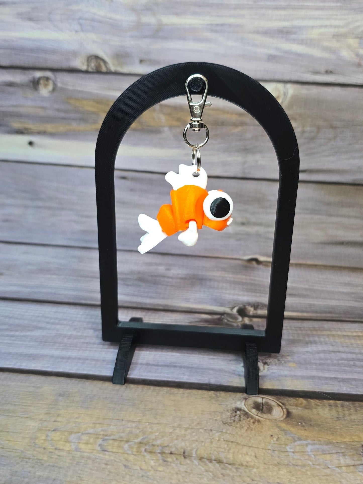 Cute 3D Printed Clownfish Keychain – Articulated Orange Fish Bag Charm – Ocean Lover Gift – Aquarium Accessory – Handmade Keyring
